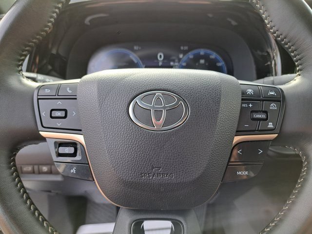 Used 2024 Toyota Crown AWD/4WD image 15