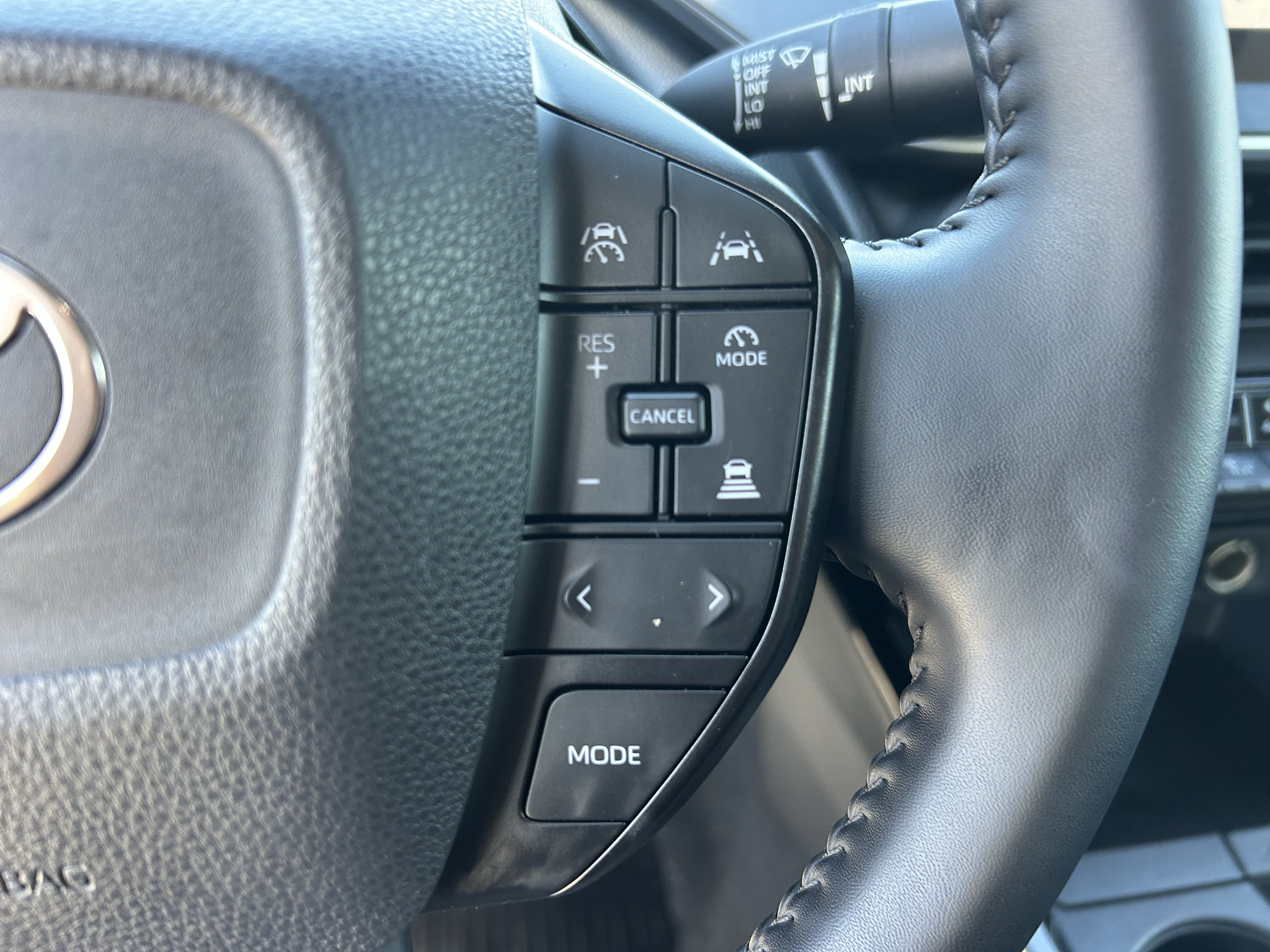 Certified 2025 Toyota Prius LE FWD image 26