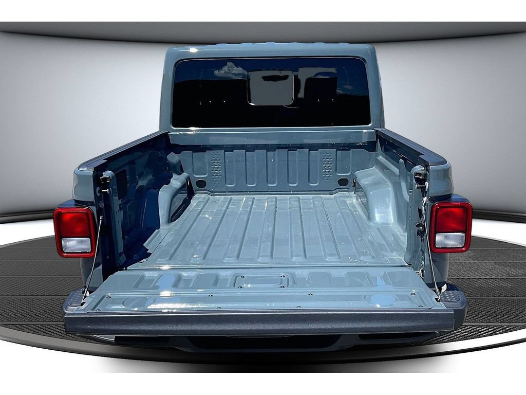 Used 2026 Jeep Gladiator Sport AWD/4WD image 13