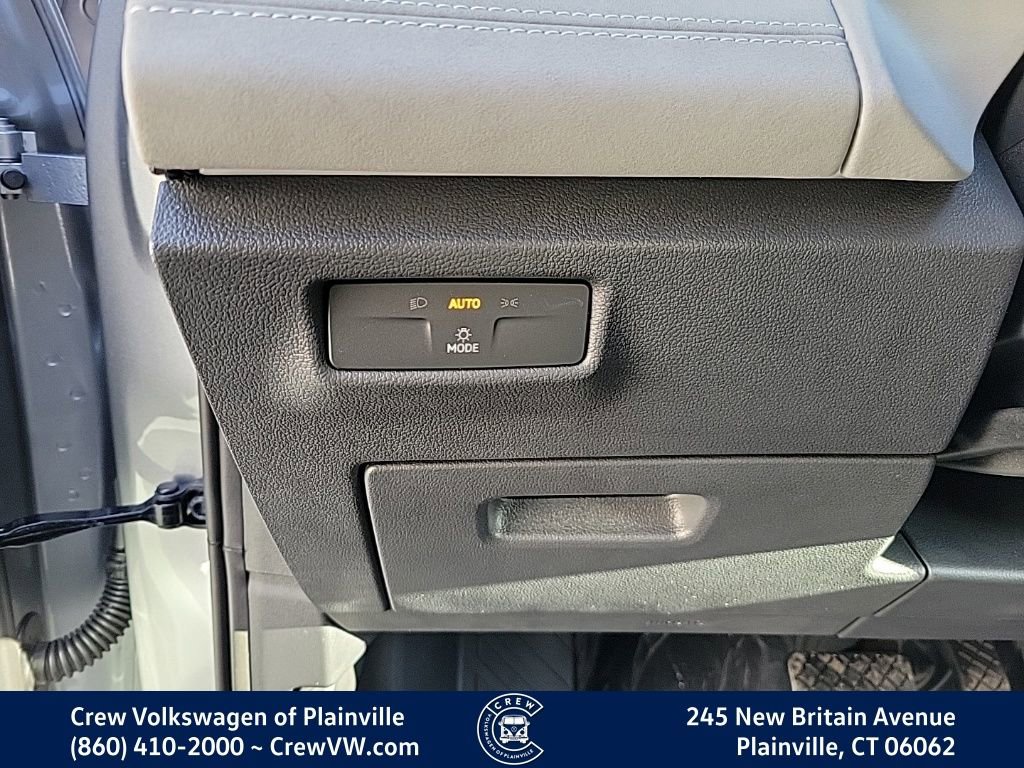 New 2026 Volkswagen Tiguan SE image 39