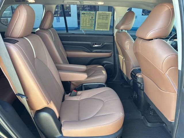 Used 2024 Toyota Grand Highlander AWD image 27