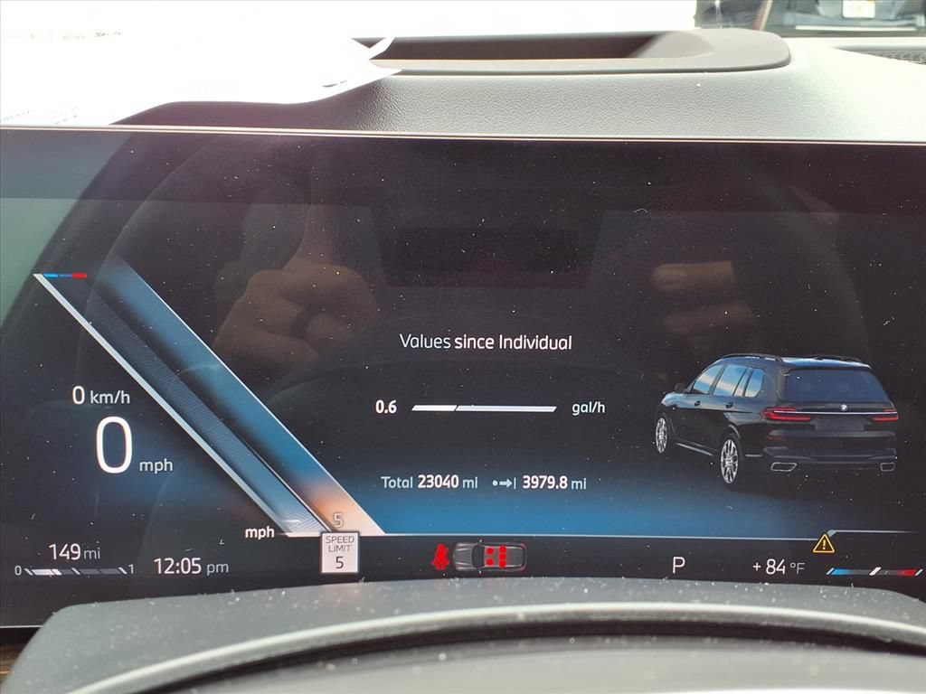 Used 2026 BMW X7 xDrive40i w/ M Sport Package AWD/4WD image 17