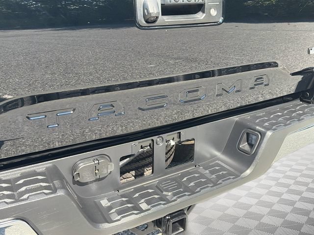 Used 2023 Toyota Tacoma SR5 AWD/4WD image 32