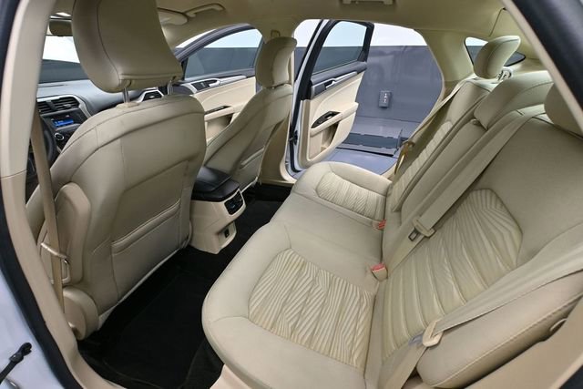 Used 2016 Ford Fusion SE FWD image 35