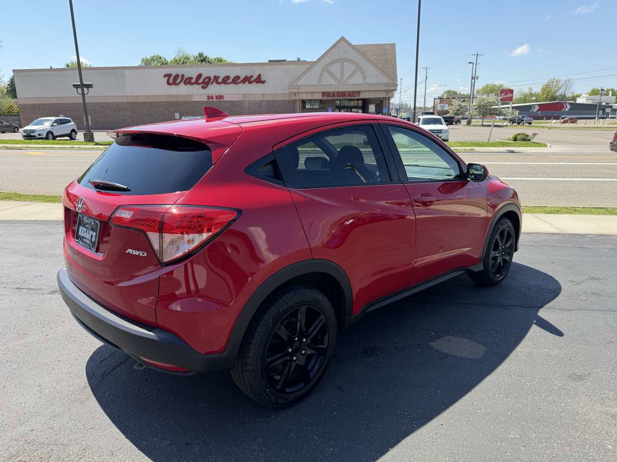 Used 2018 Honda HR-V LX image 5
