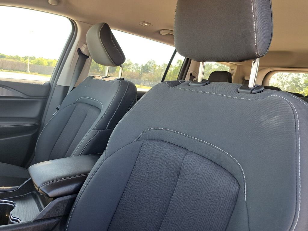 Used 2023 Jeep Grand Cherokee L Laredo image 17