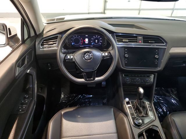 Used 2021 Volkswagen Tiguan SEL AWD/4WD image 14