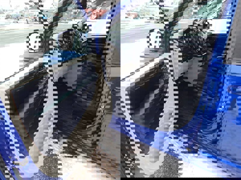 Used 2018 Dodge Grand Caravan SE w/ UConnect Hands-Free Group image 19