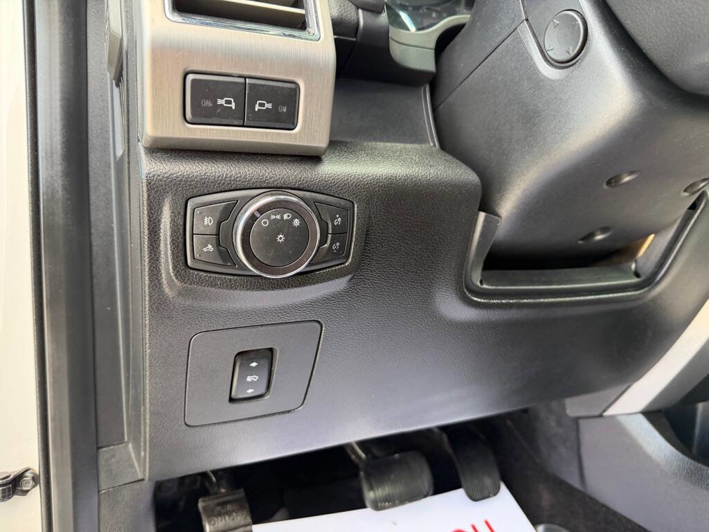 Used 2017 Ford F150 Platinum w/ Equipment Group 701A Luxury AWD/4WD image 19