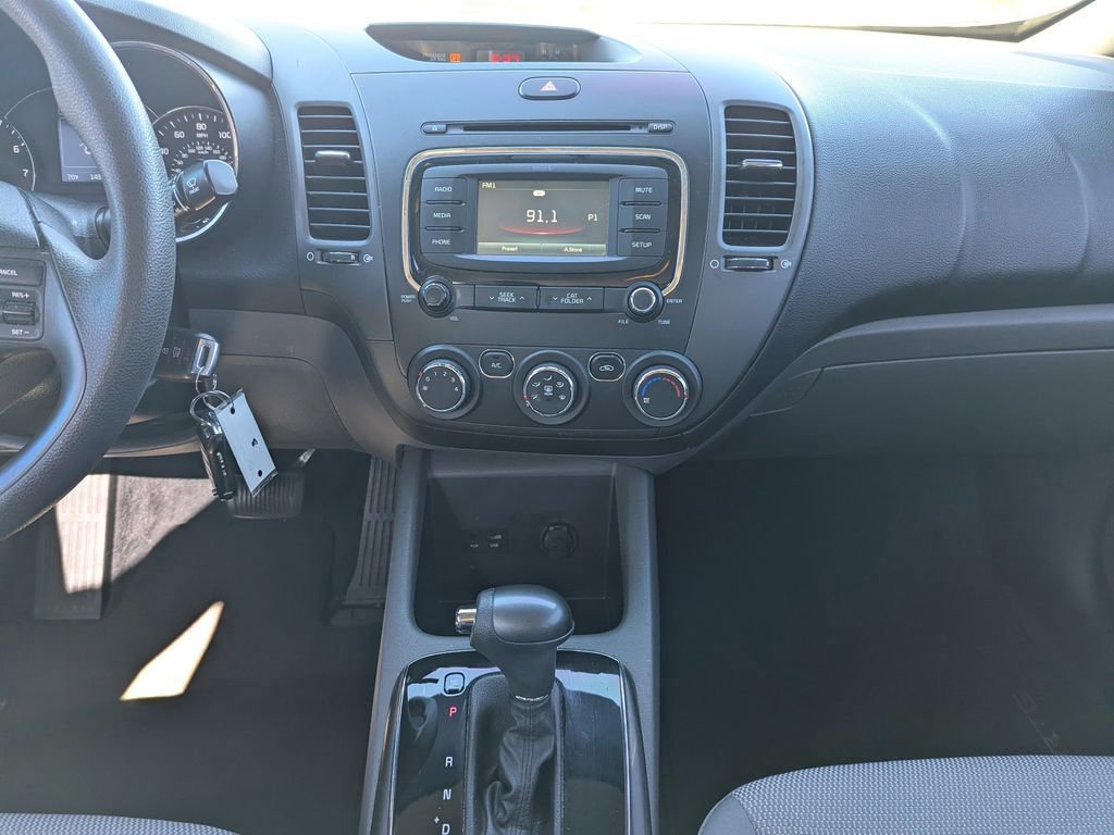 Used 2018 Kia Forte LX w/ LX Rear Camera Package image 12