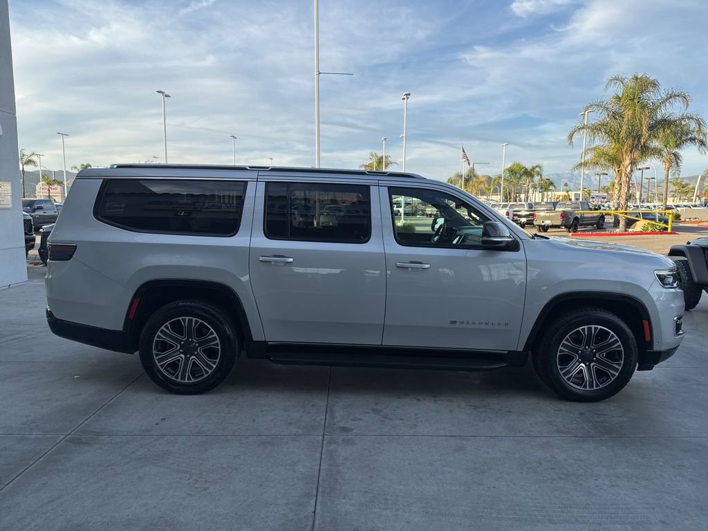 Used 2024 Jeep Wagoneer L Series II w/ Flexible Seating Group image 9