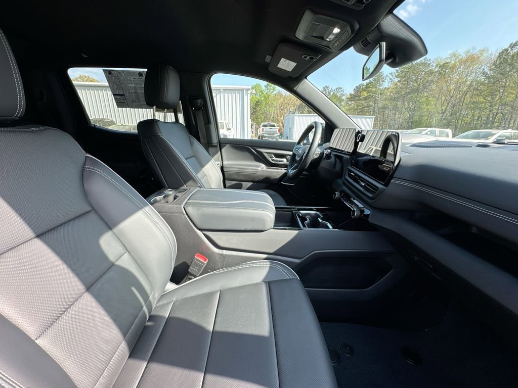 Used 2025 Chevrolet Silverado EV LT image 30