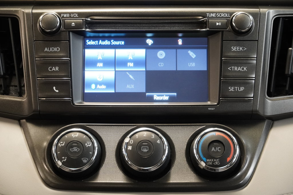 Used 2014 Toyota RAV4 LE AWD/4WD image 19