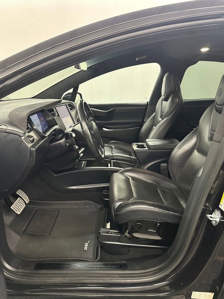 Used 2016 Tesla Model X Performance image 11
