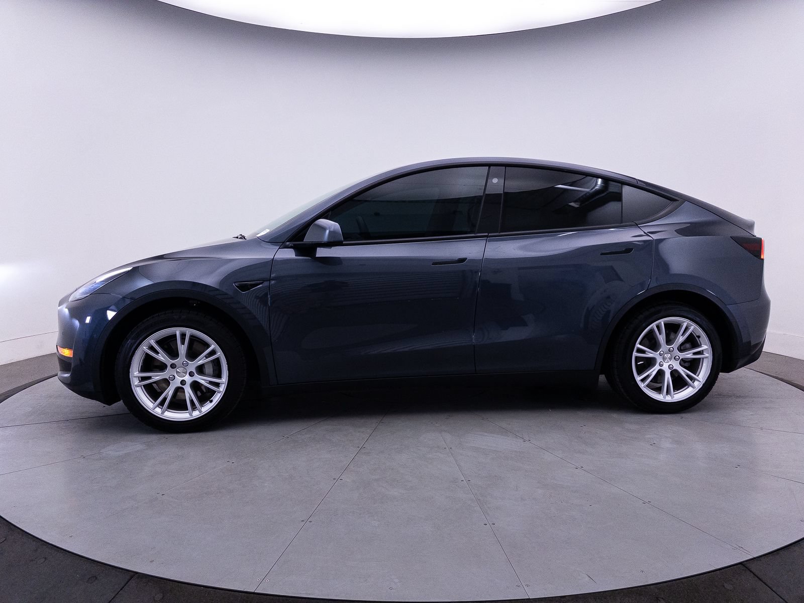 Used 2021 Tesla Model Y Long Range AWD/4WD image 37