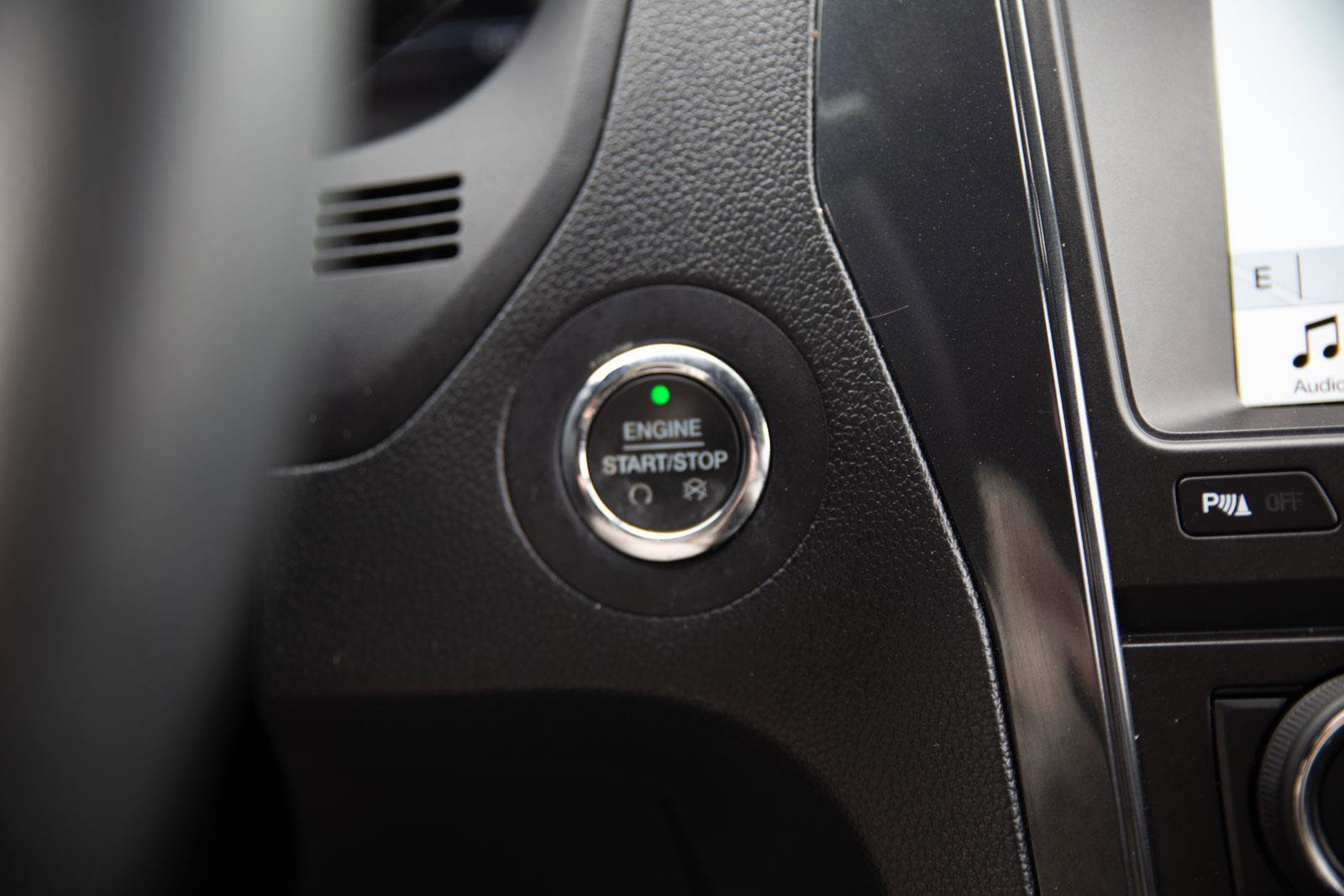 Used 2018 Ford Explorer XLT w/ Equipment Group 202A image 13