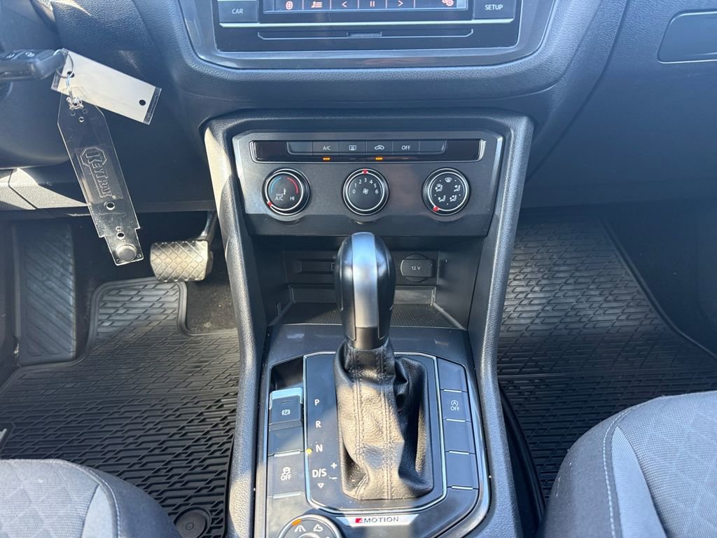 Used 2018 Volkswagen Tiguan S image 15