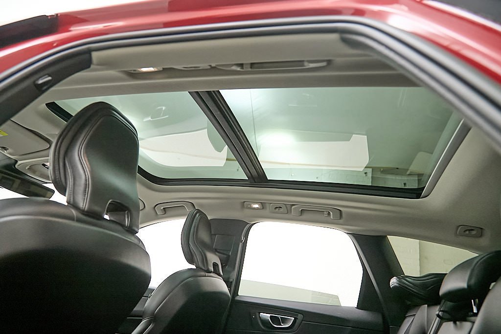 Certified 2023 Volvo XC60 B5 Core w/ Climate Package image 21