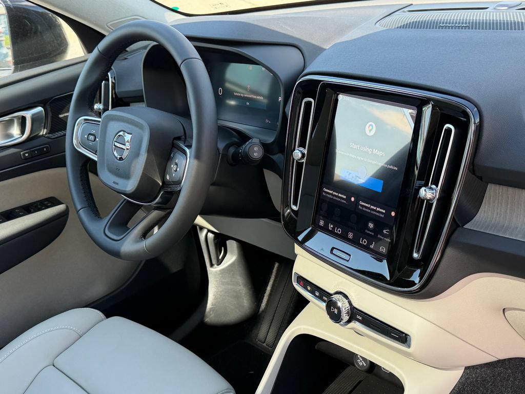 New 2026 Volvo XC40 B5 Plus w/ Climate Package AWD/4WD image 7