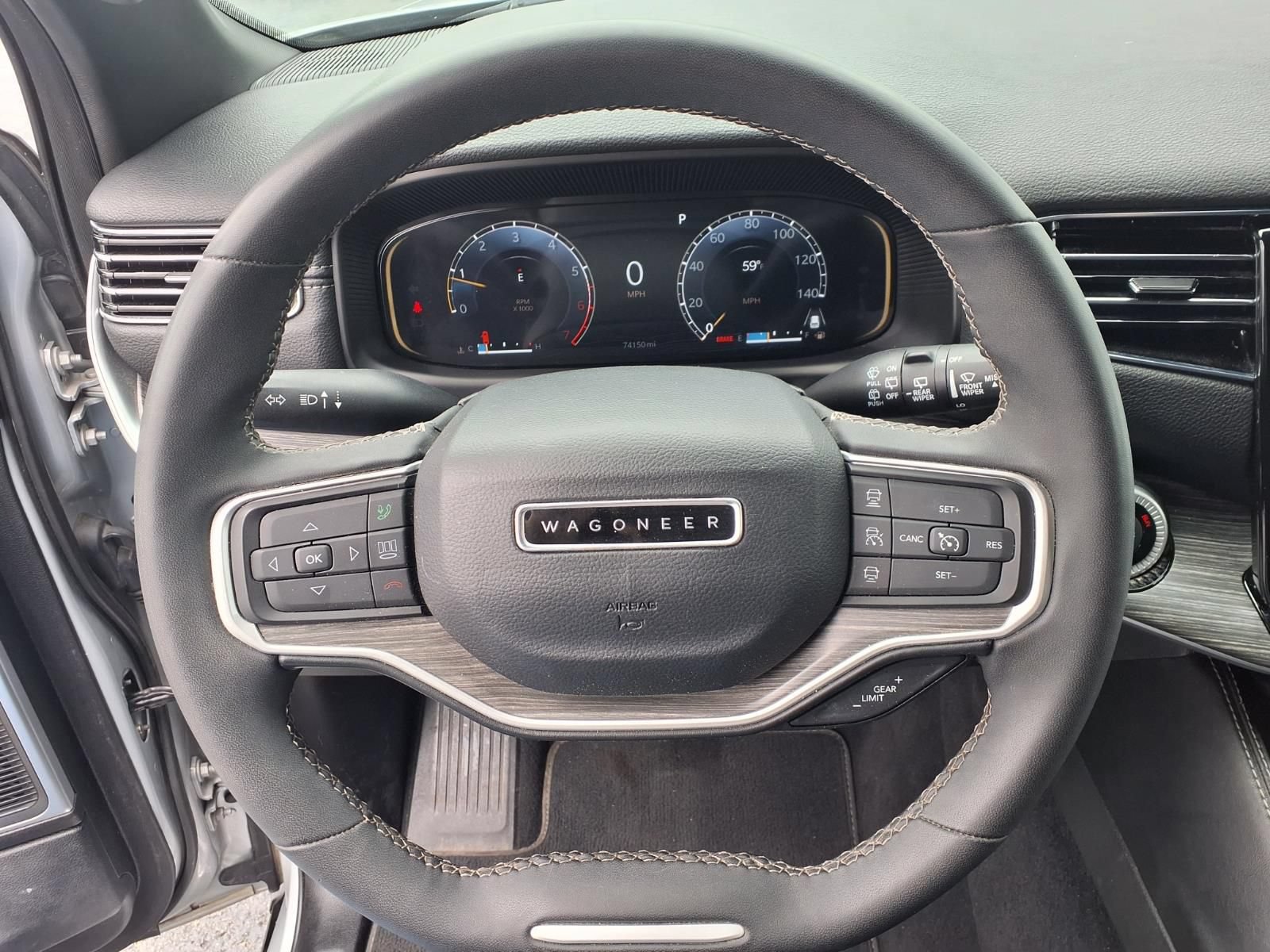 Used 2023 Jeep Wagoneer L Series II AWD/4WD image 16