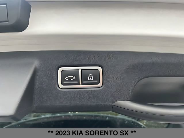 Used 2023 Kia Sorento SX image 13