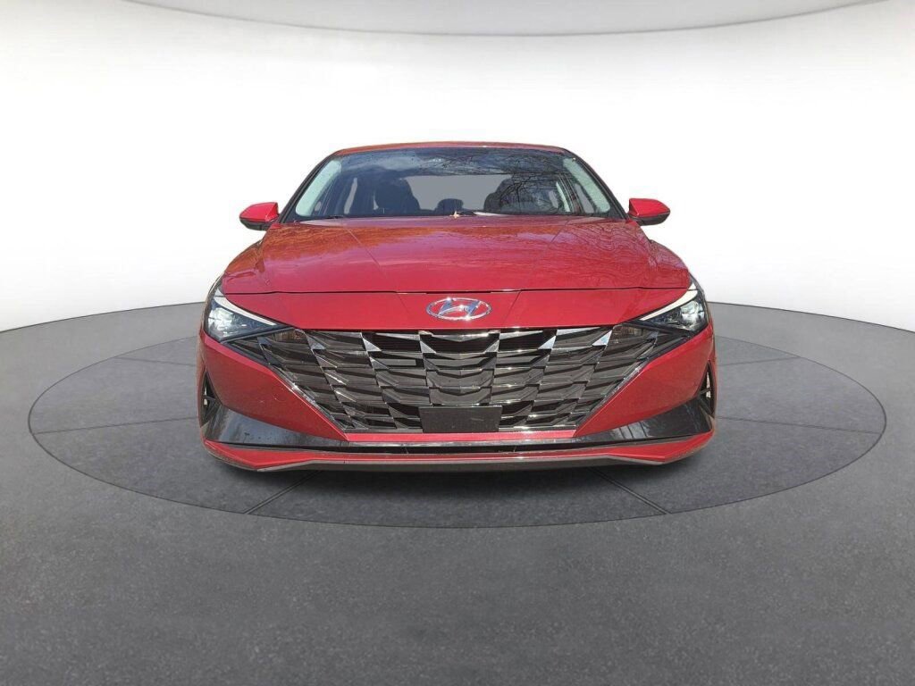 Used 2023 Hyundai Elantra Limited image 7