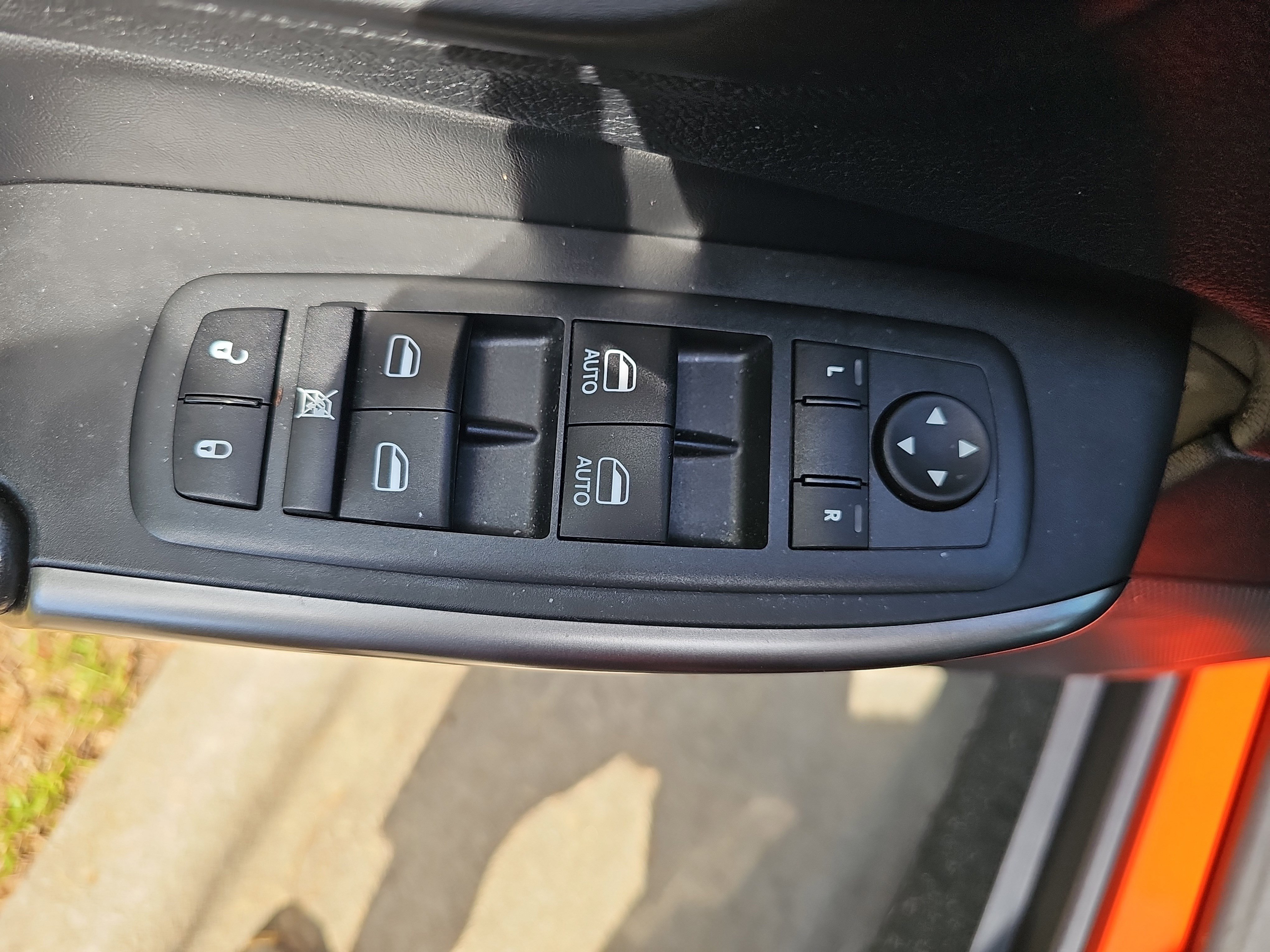 Used 2021 Jeep Cherokee Latitude Lux w/ Sun & Sound Group FWD image 28