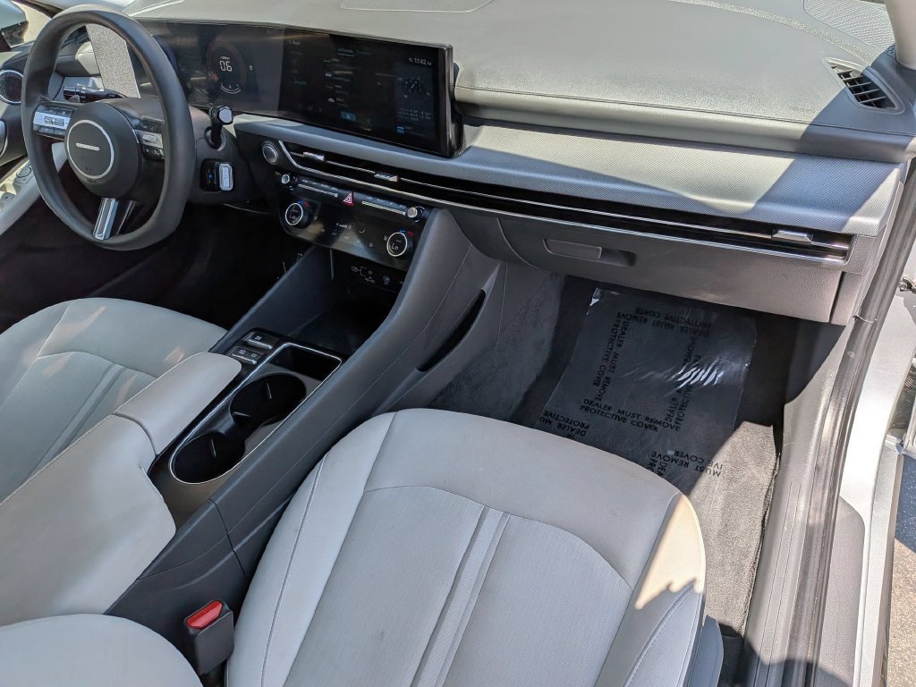 Used 2025 Hyundai Sonata SEL FWD image 31