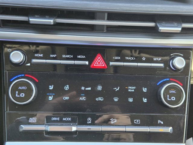 Used 2024 Hyundai Santa Fe Limited image 16