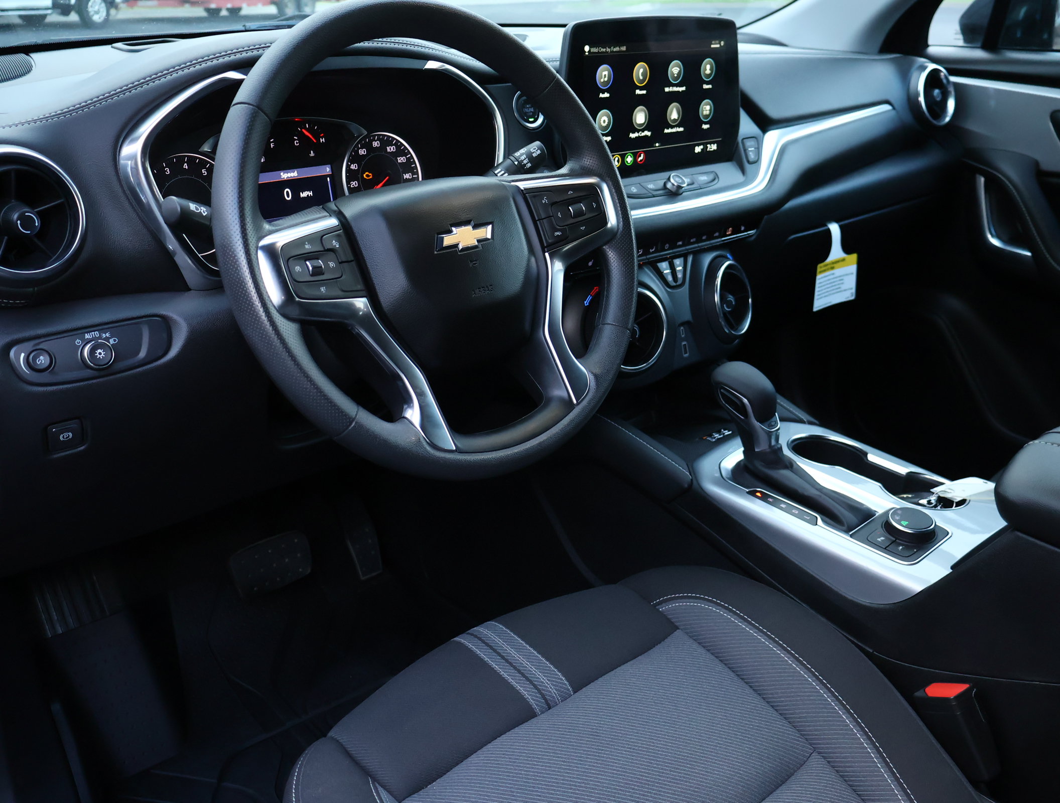 Used 2024 Chevrolet Blazer LT w/ Convenience Package FWD image 3