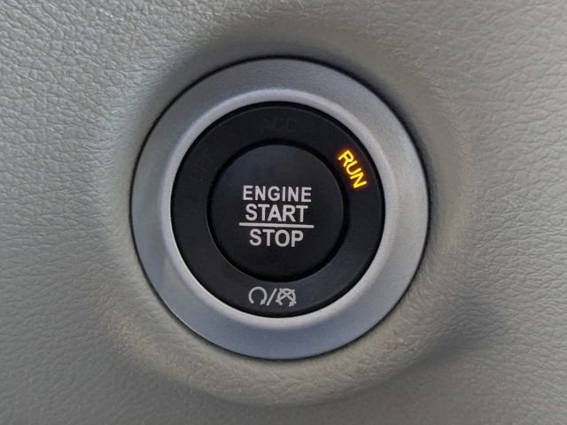 Used 2019 Chrysler Pacifica Touring-L FWD image 34