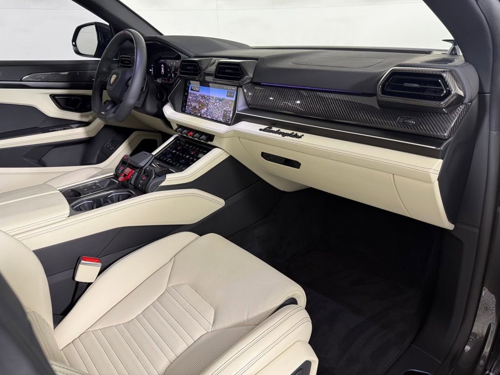 Used 2025 Lamborghini Urus SE image 24