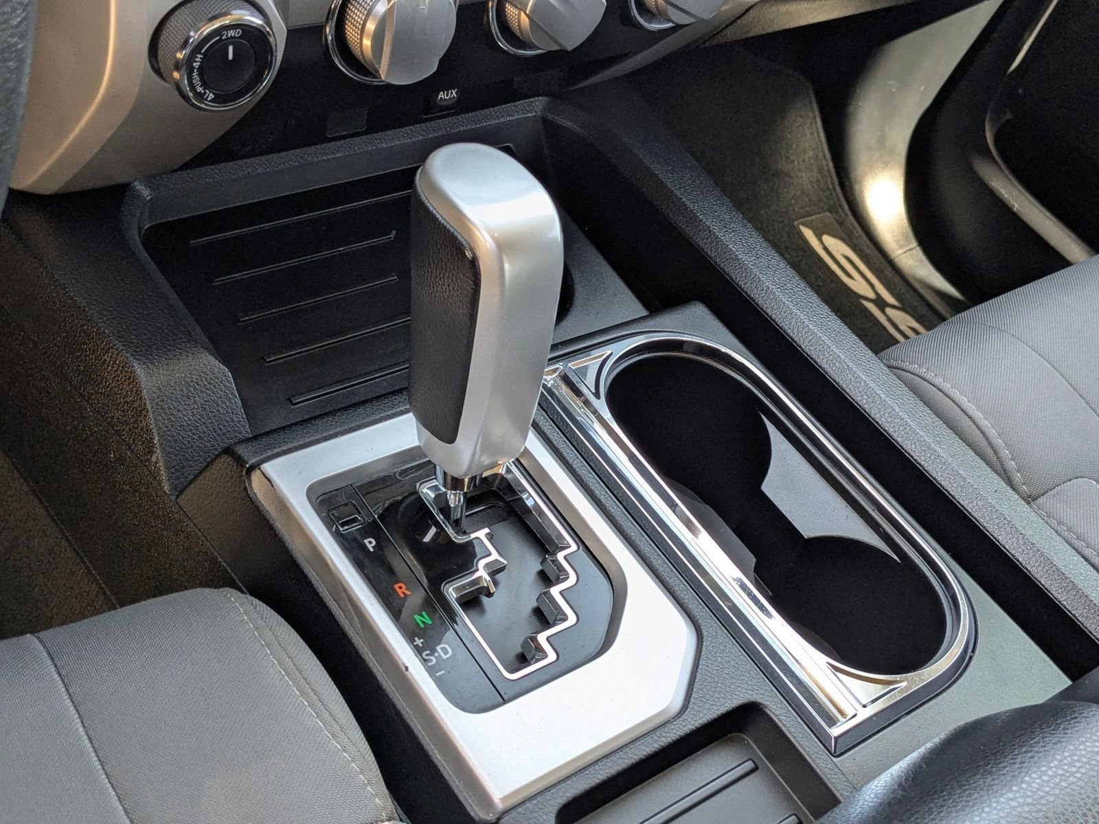 Used 2015 Toyota Tundra SR5 w/ SR5 Upgrade Package image 18