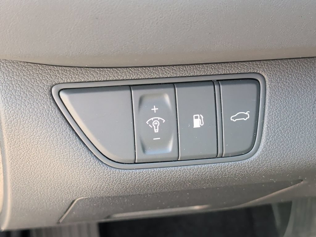 Used 2025 Genesis G70 2.5T AWD/4WD image 14
