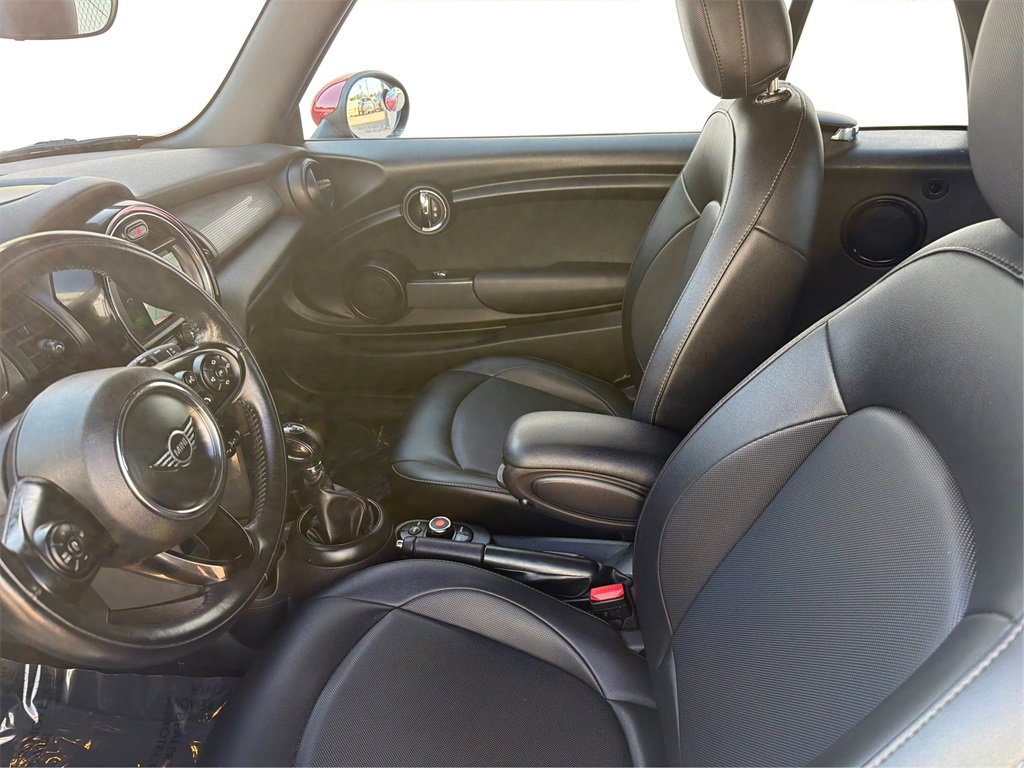 Used 2019 MINI Cooper Convertible image 10