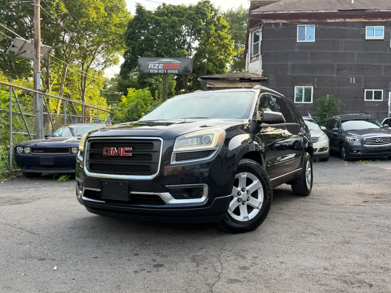 Used 2013 GMC Acadia SLE FWD image 2