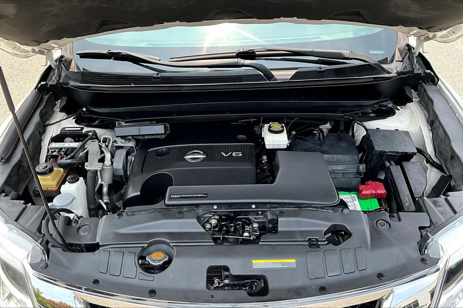 Used 2015 Nissan Pathfinder Platinum w/ Cargo Package FWD image 9