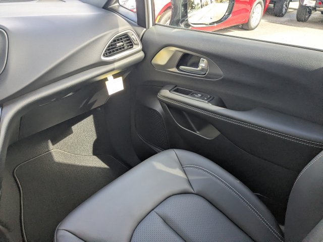 New 2026 Chrysler Voyager LX FWD image 17