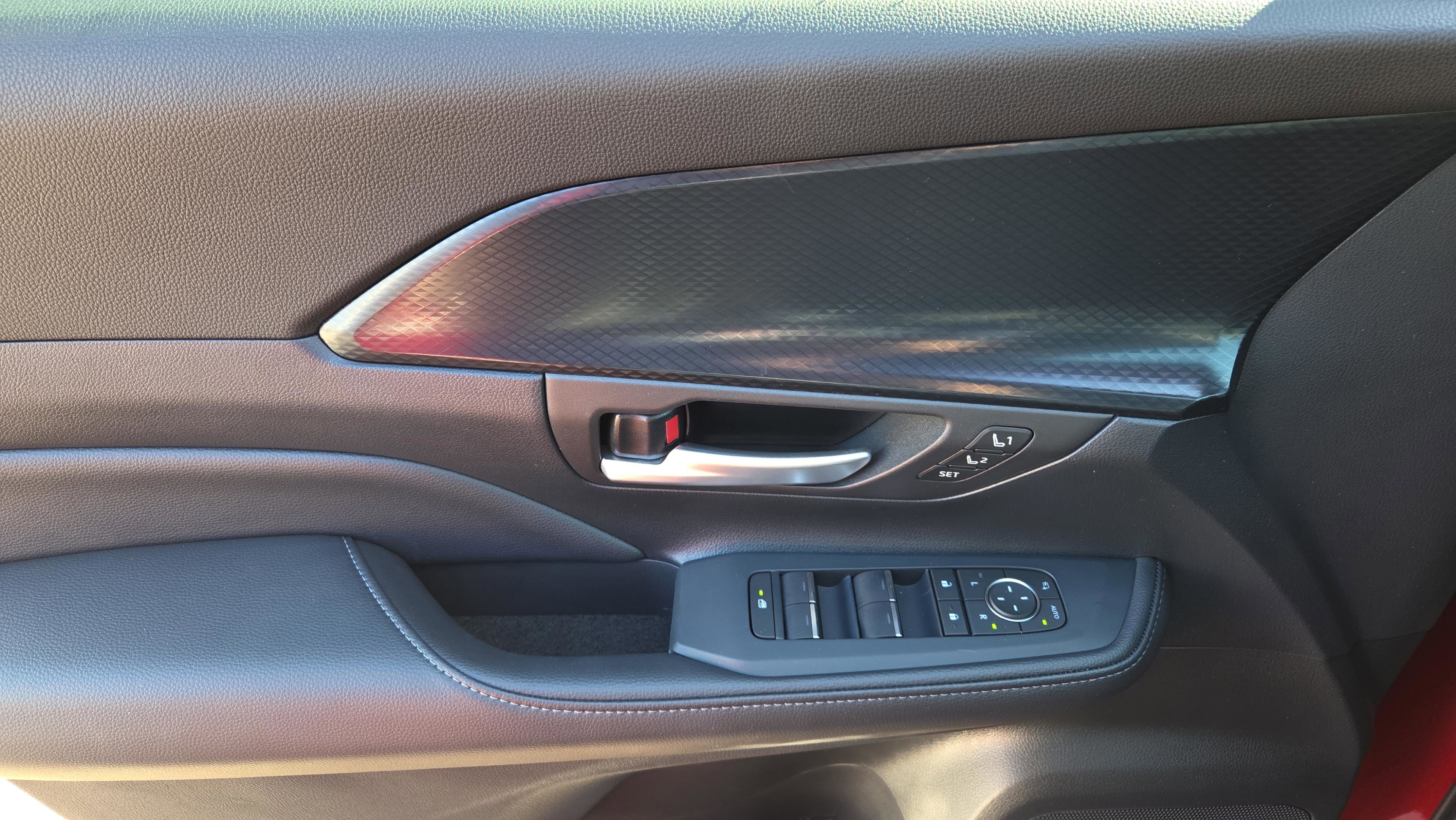 Used 2025 Toyota Grand Highlander AWD Hybrid image 20