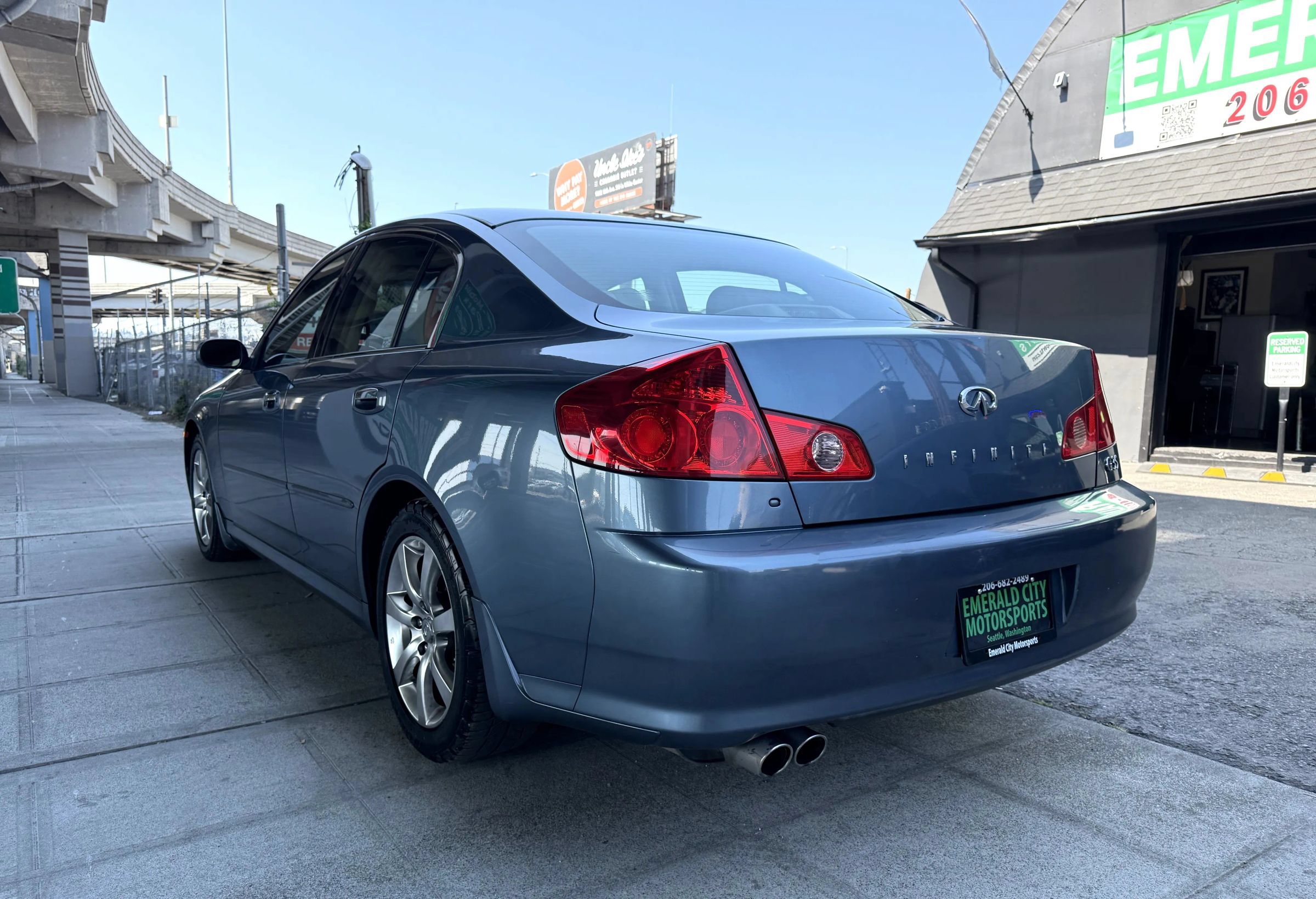 Used 2005 INFINITI G35 Sedan w/ (P03) Premium Pkg C RWD image 6