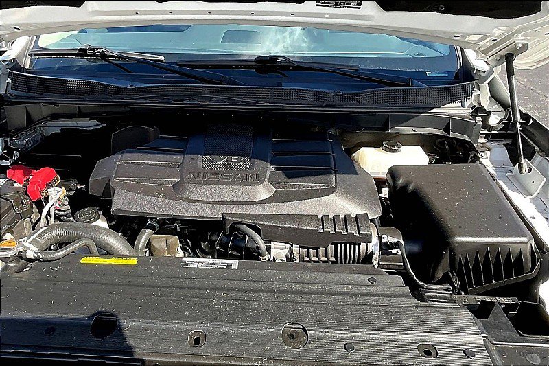 Used 2023 Nissan Titan SV RWD image 11