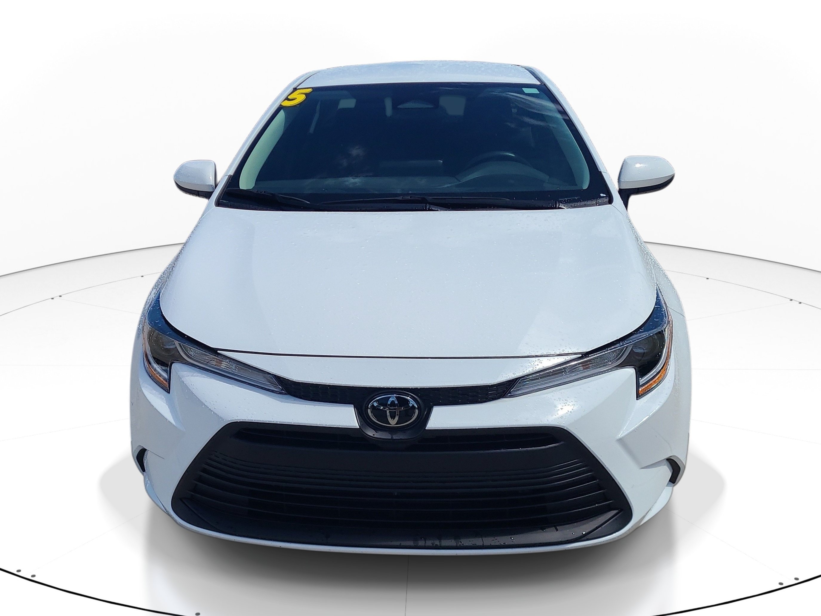 Used 2025 Toyota Corolla LE FWD image 2
