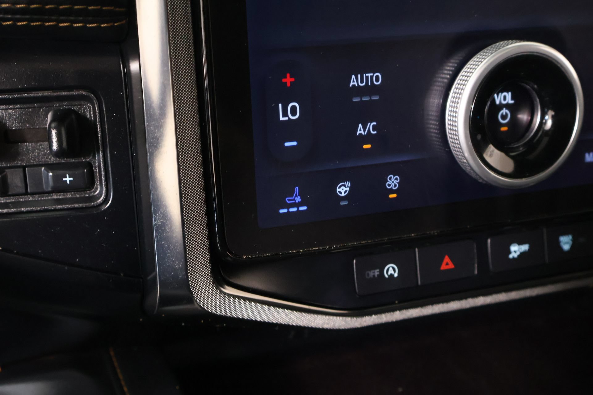 Used 2024 Ford Expedition Max Platinum AWD/4WD image 7