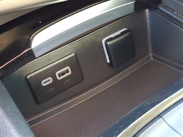 Used 2021 Buick Envision Essence FWD image 22