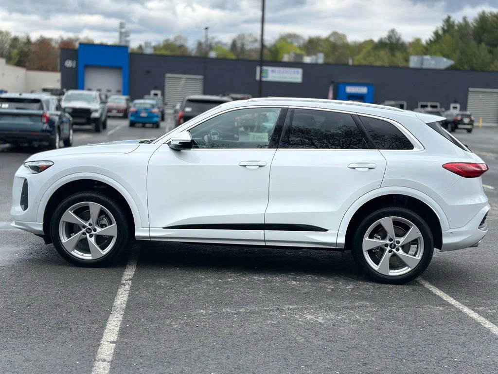 Used 2025 Audi Q5 Premium Plus AWD/4WD image 3