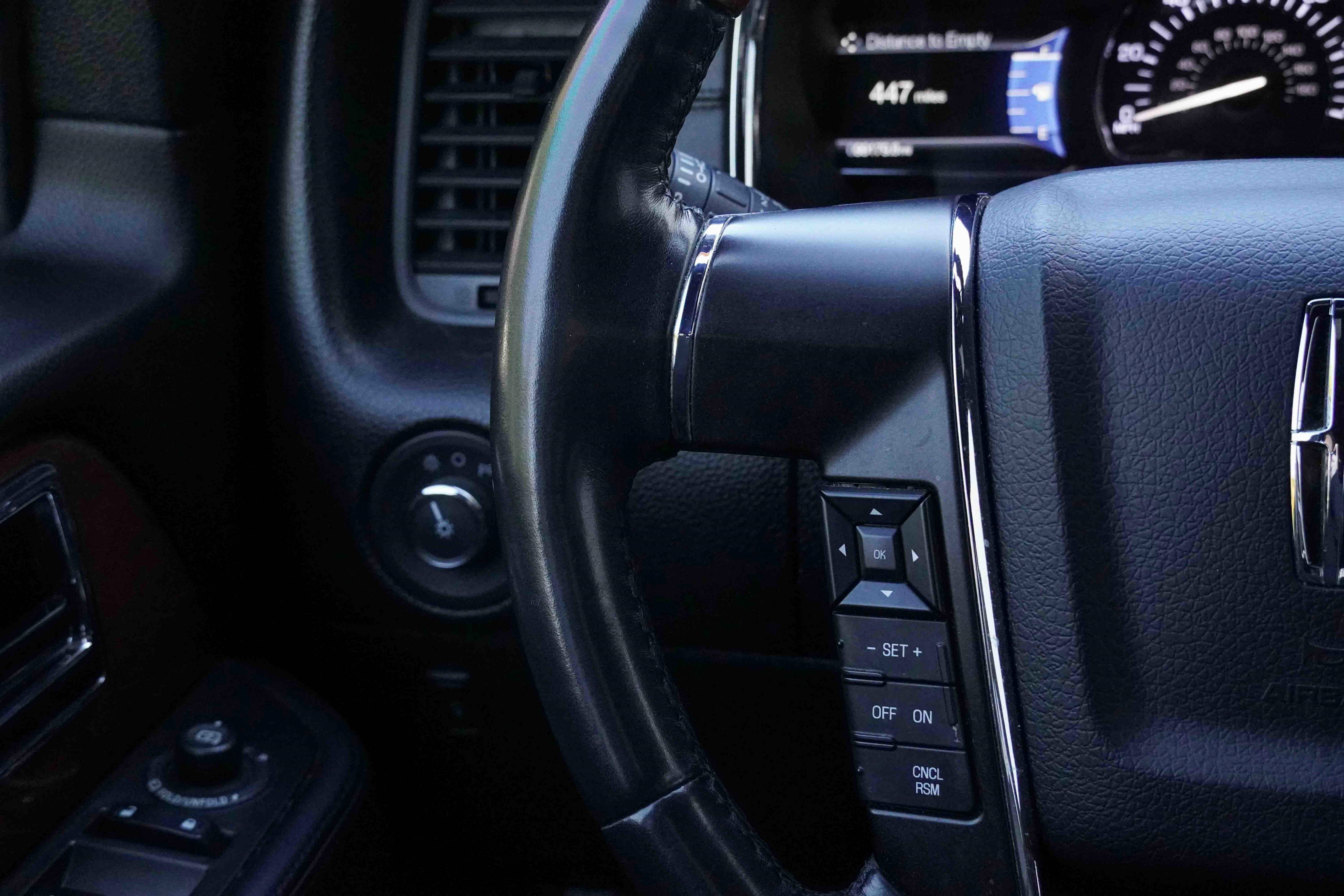 Used 2017 Lincoln Navigator Select image 21