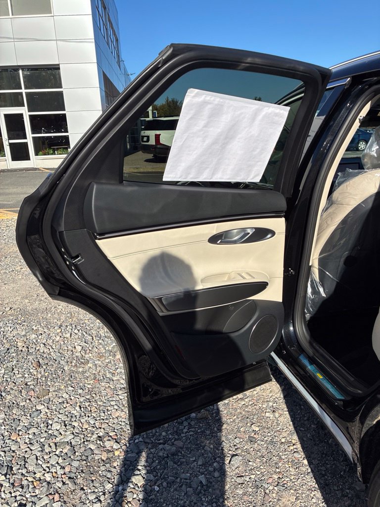 New 2027 Genesis GV70 2.5T Select AWD/4WD image 22