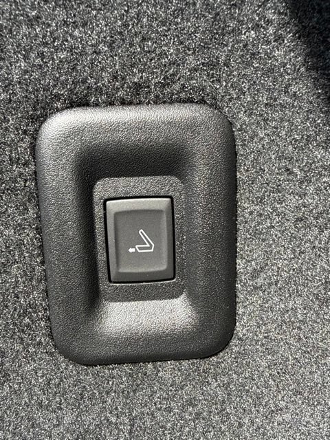 New 2026 Chevrolet Traverse RS w/ LPO, Floor Liner Package AWD/4WD image 35