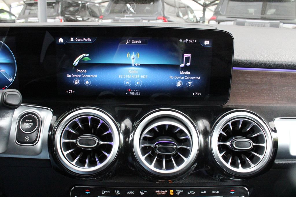 Used 2022 Mercedes-Benz GLB 250 4MATIC image 5