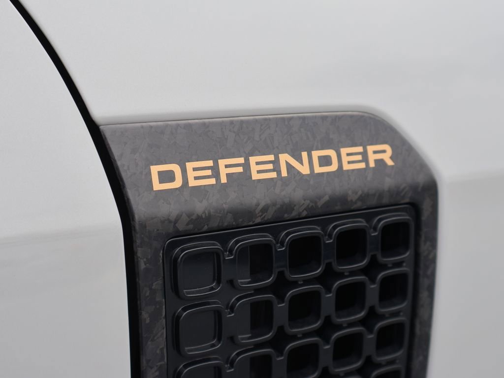 Certified 2026 Land Rover Defender 110 AWD/4WD image 10